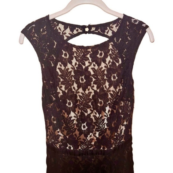 #002 🥀 Black & Gold Backless Dress - Picture 6 of 12